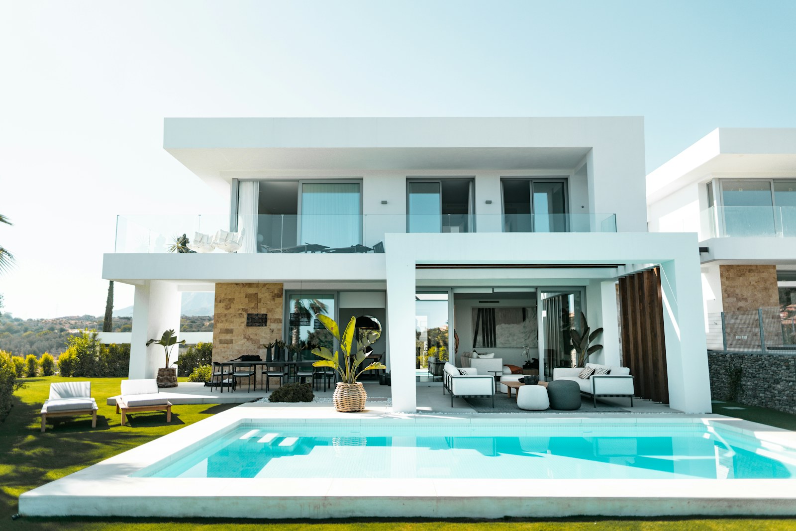 Modern residence with open indoor and outdoor living